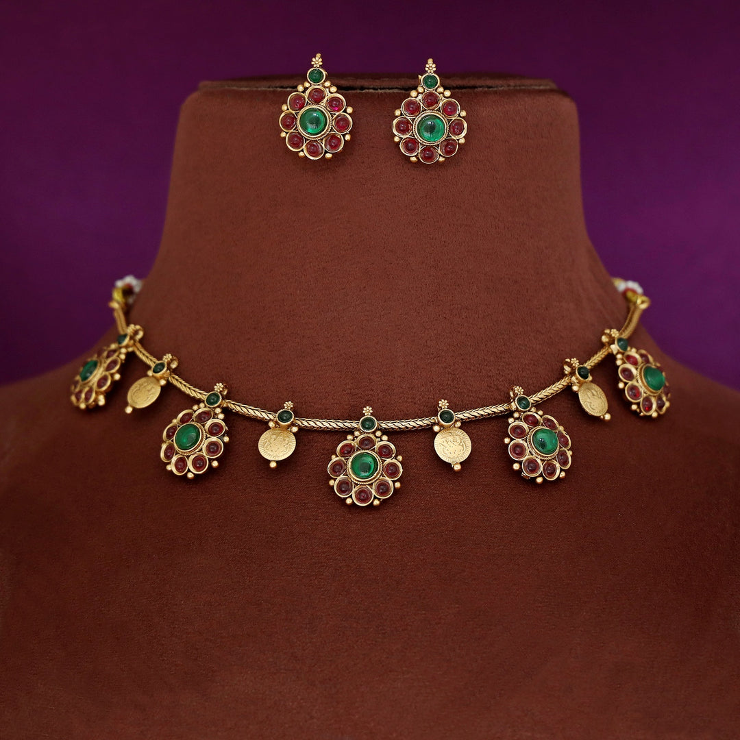 Sreelekha Floral Mini Kashi Short Neckpiece With Earring