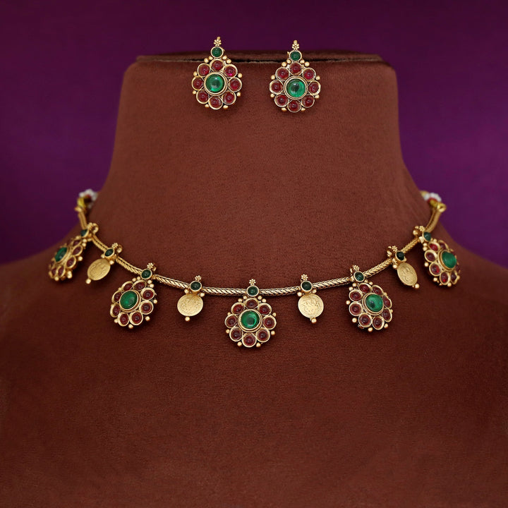 Sreelekha Floral Mini Kashi Short Neckpiece With Earring