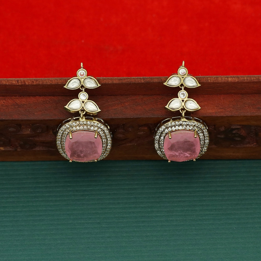 Alisha Kundan Curved Square Glossy Pendant Neckpiece With Earring