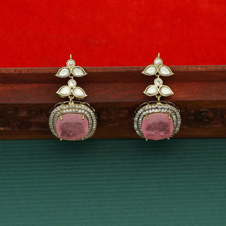 Alisha Kundan Curved Square Glossy Pendant Neckpiece With Earring