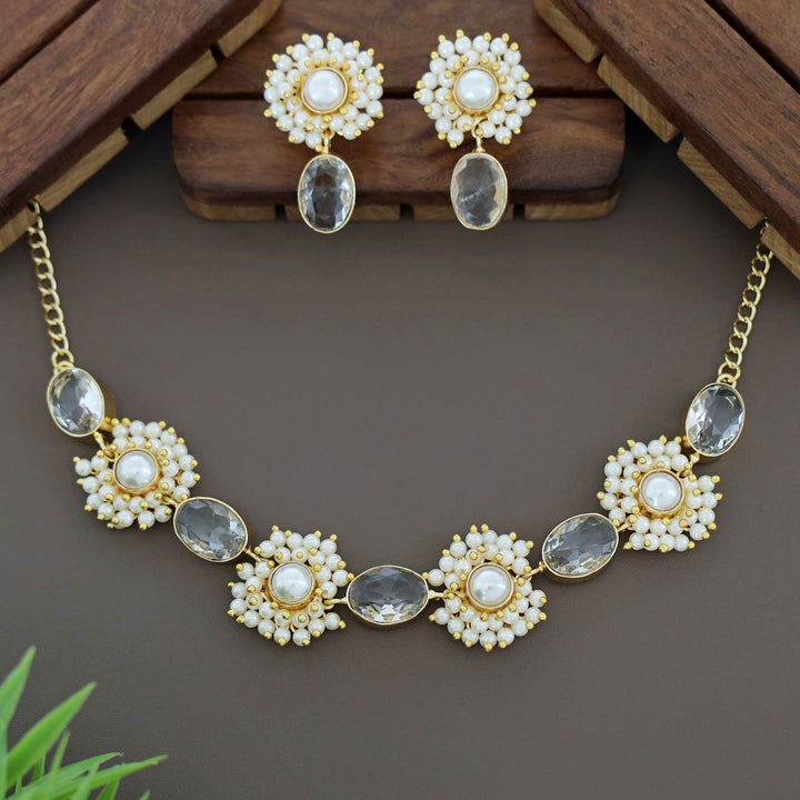 Glossy Bridiya Neckpiece With Earring