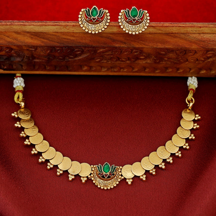Tanisha Half Moon Lotus Kashi Choker With Earring