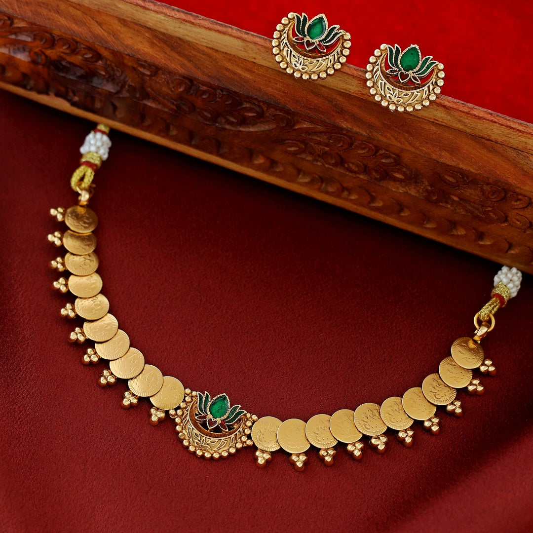 Tanisha Half Moon Lotus Kashi Choker With Earring