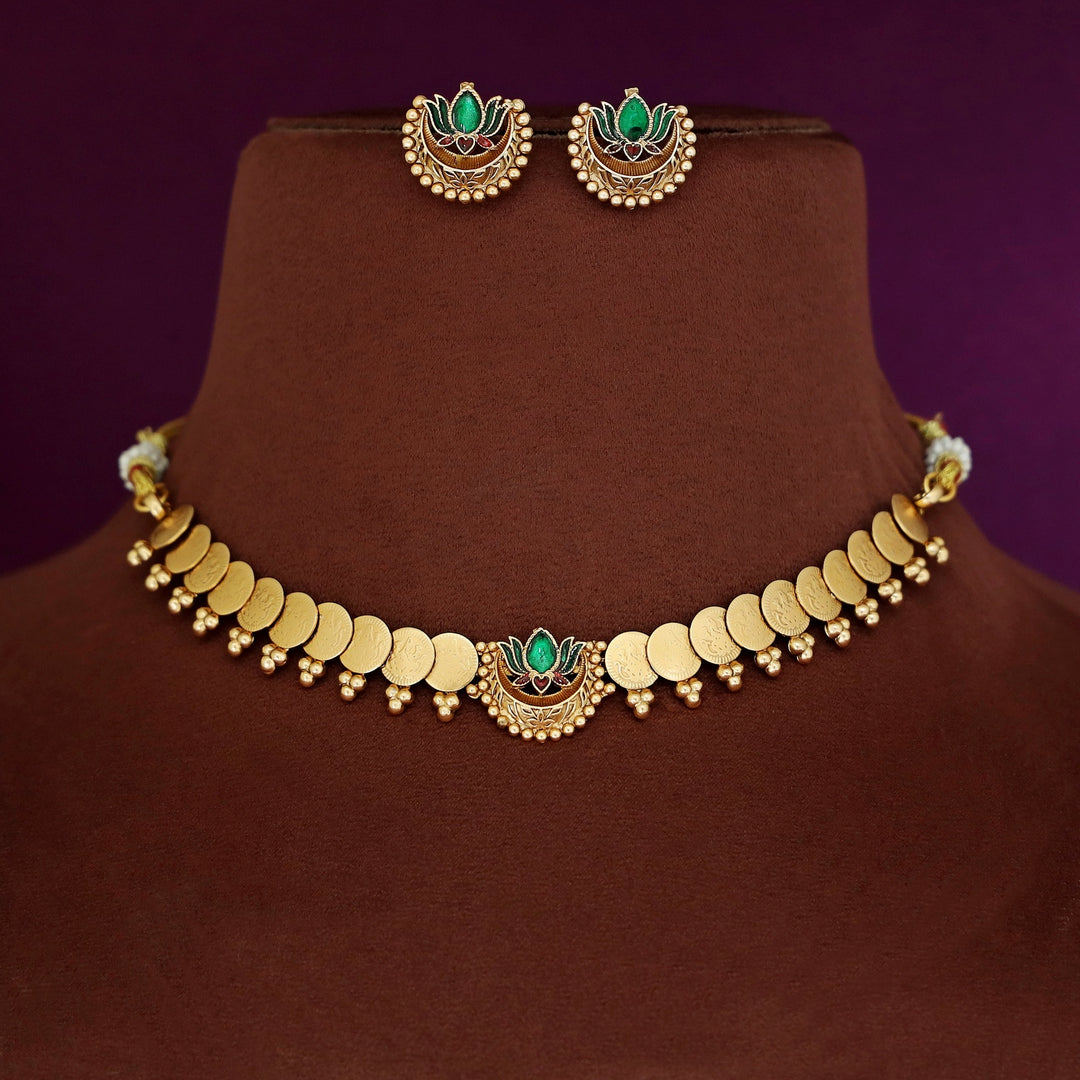 Tanisha Half Moon Lotus Kashi Choker With Earring