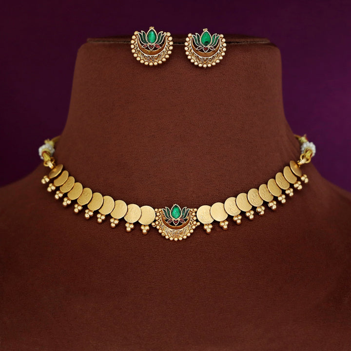 Tanisha Half Moon Lotus Kashi Choker With Earring