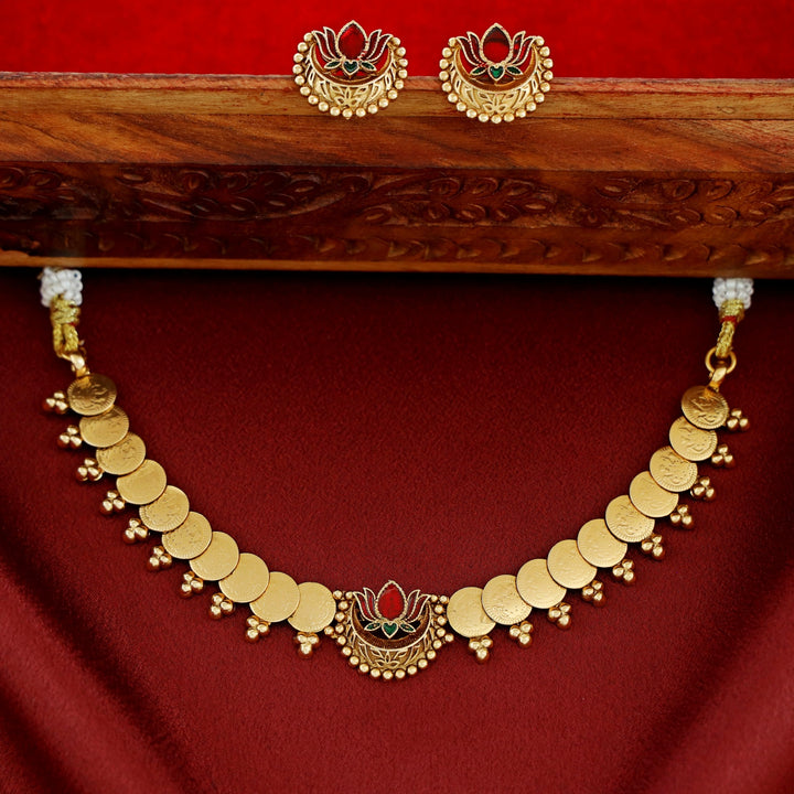 Tanisha Half Moon Lotus Kashi Choker With Earring