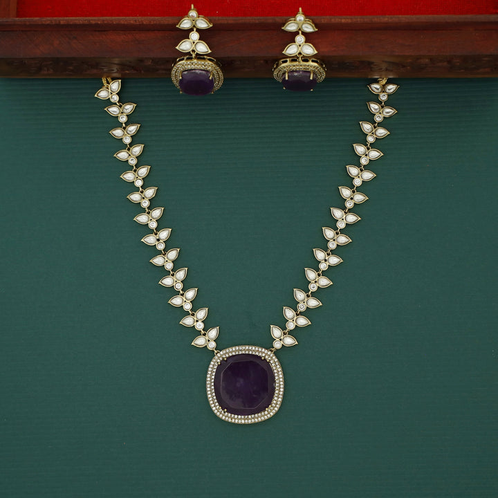 Alisha Kundan Curved Square Glossy Pendant Neckpiece With Earring