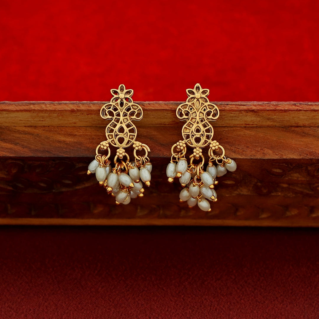 Arundhathi Hanging Cluster Pearl Stiff Wing Neckpiece With Earring