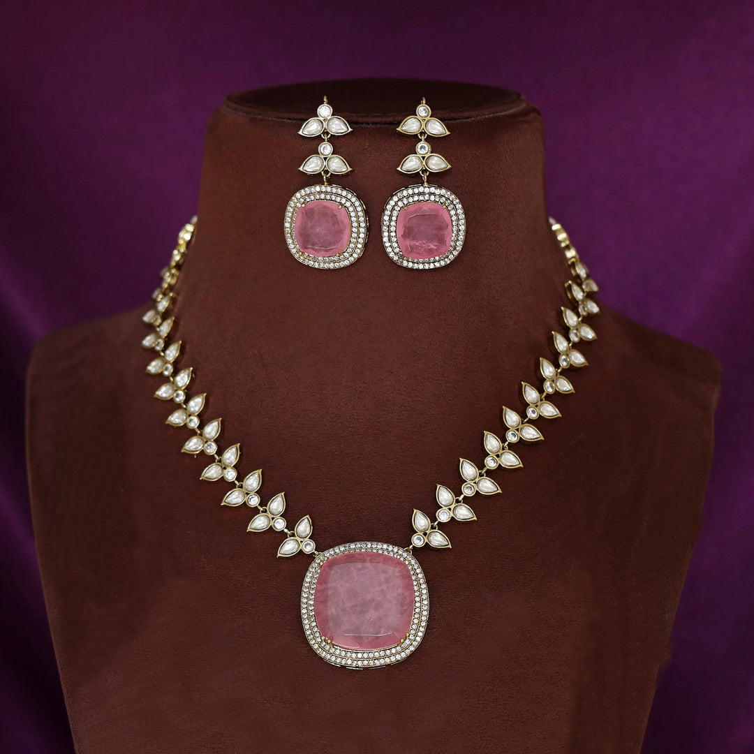 Alisha Kundan Curved Square Glossy Pendant Neckpiece With Earring