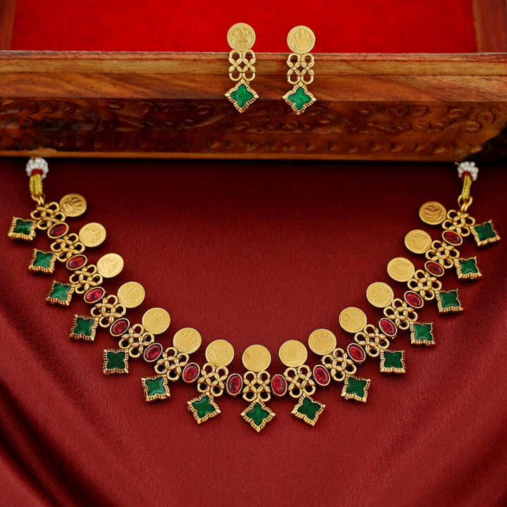 Matangi Kemp Stone Kashi Short Neckpiece With Earring