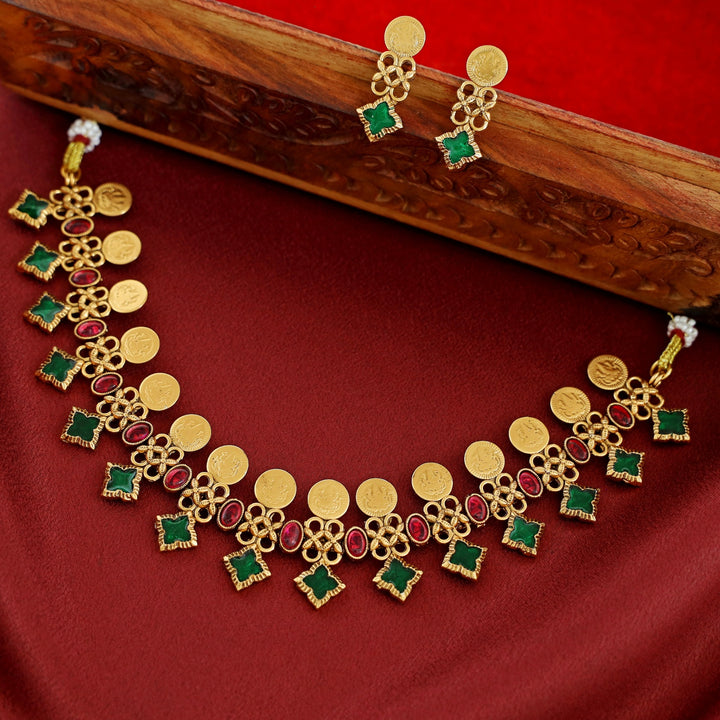 Matangi Kemp Stone Kashi Short Neckpiece With Earring