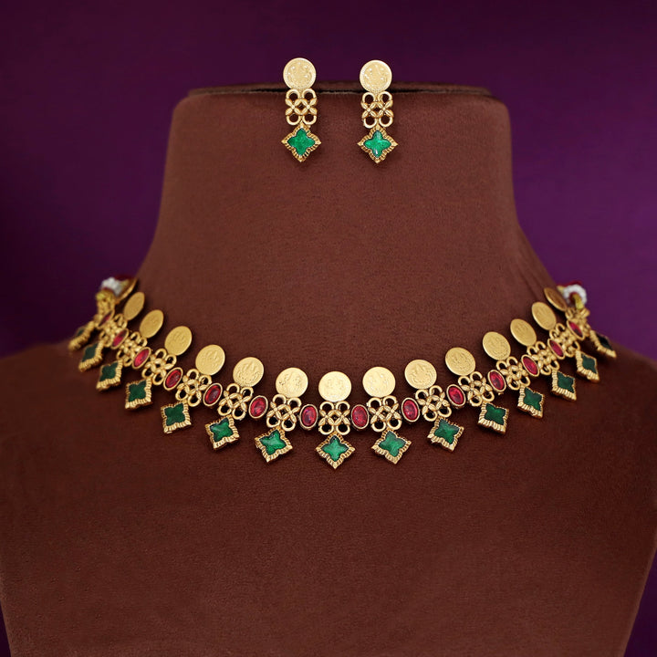 Matangi Kemp Stone Kashi Short Neckpiece With Earring