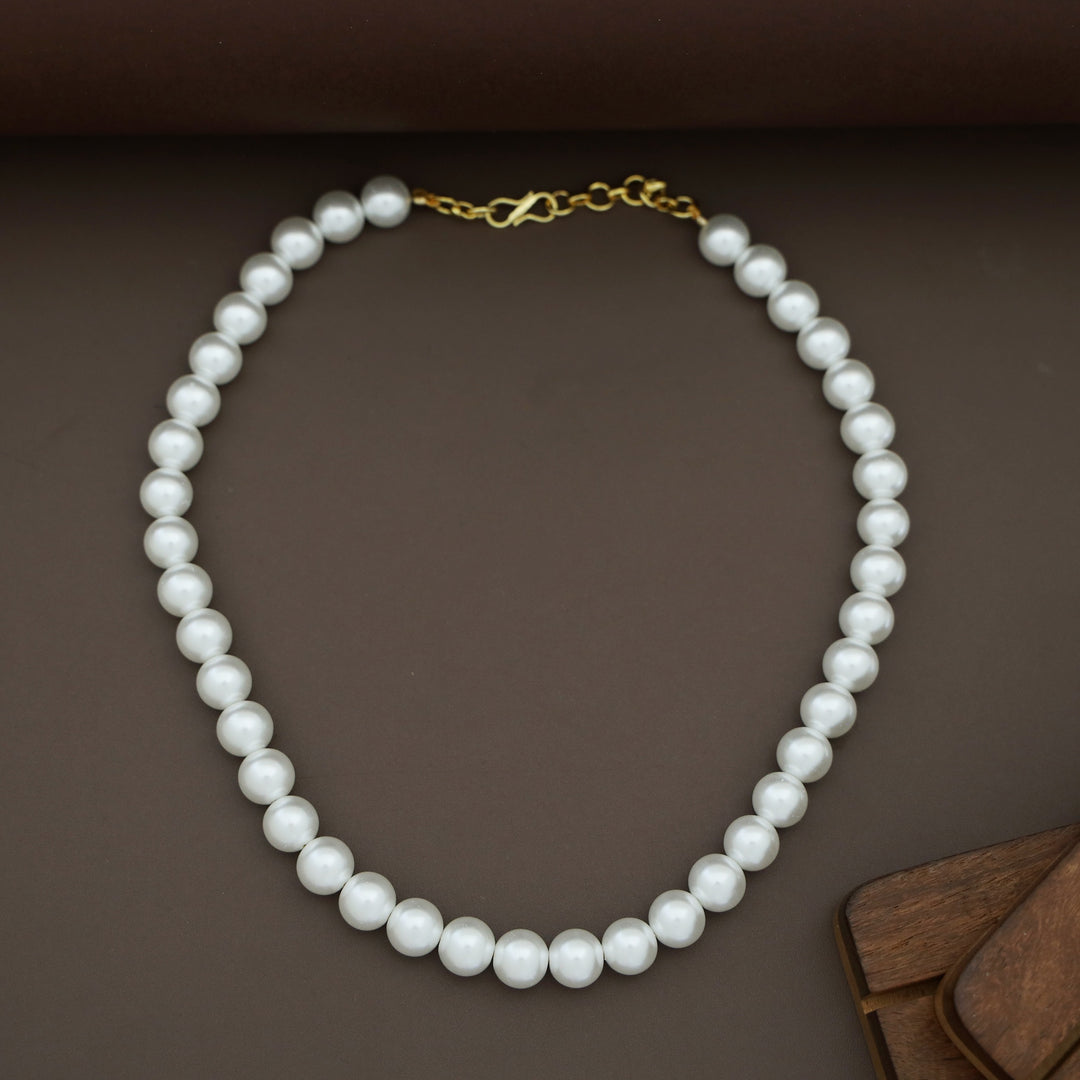 Kiyanna Pearl Neckpiece