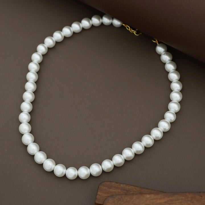 Kiyanna Pearl Neckpiece