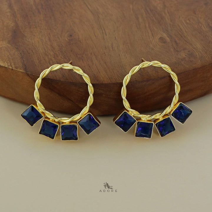 Reiza Twisted Circle Glossy Square Earring