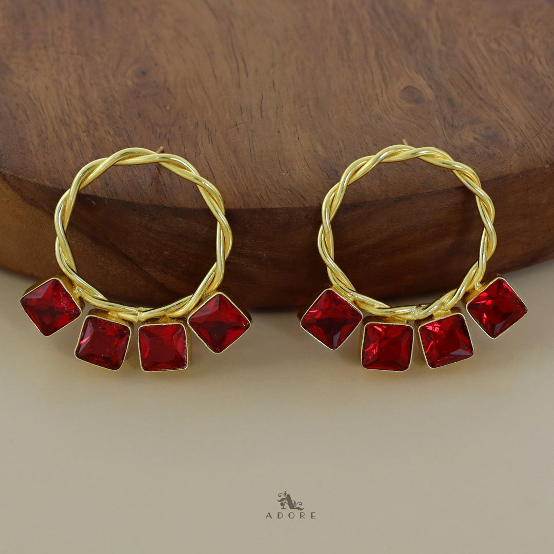 Reiza Twisted Circle Glossy Square Earring