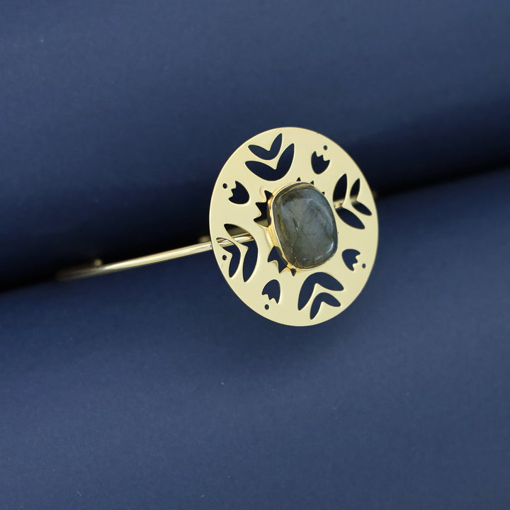 Abhira Golden Circle Oval Natural Stone Bangle