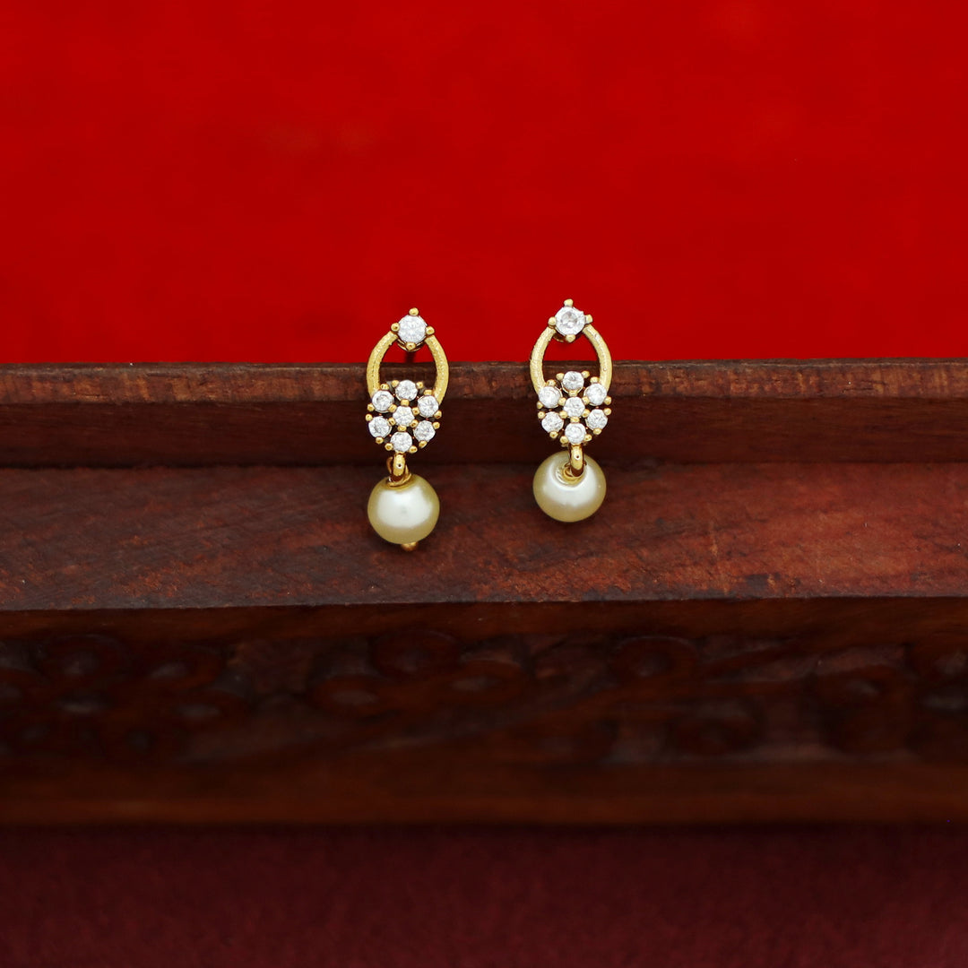 Mithu Sayali Flowery AD Stone Neckpiece With Earring