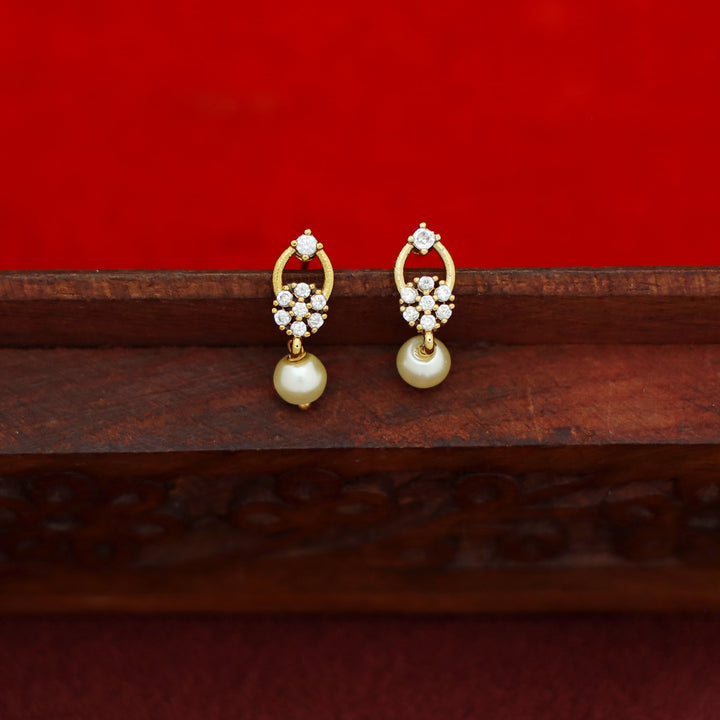 Mithu Sayali Flowery AD Stone Neckpiece With Earring