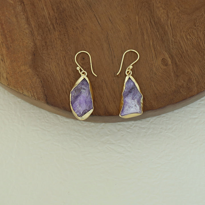 Blessy Golden Dyed Stone Neckpiece With Drop