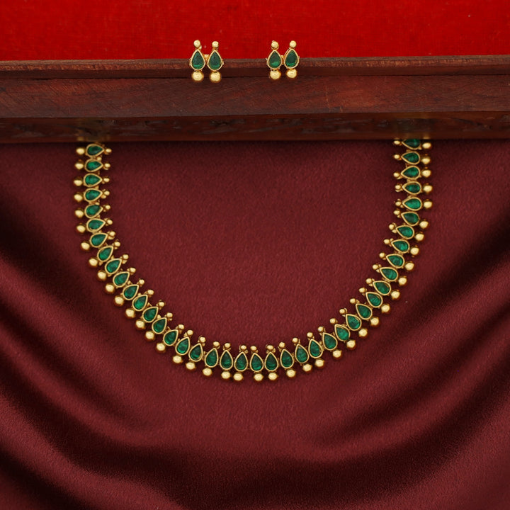 Devalekha Golden Ball Kemp Stone Drop Short Neckpiece With Earring