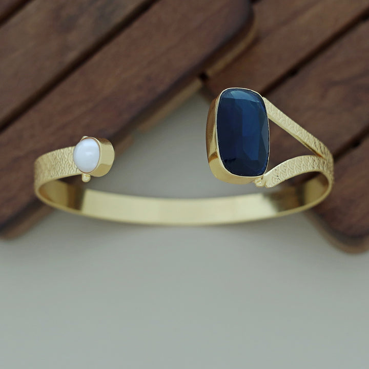 Textured Curvy Rectangle Pearl Bangle