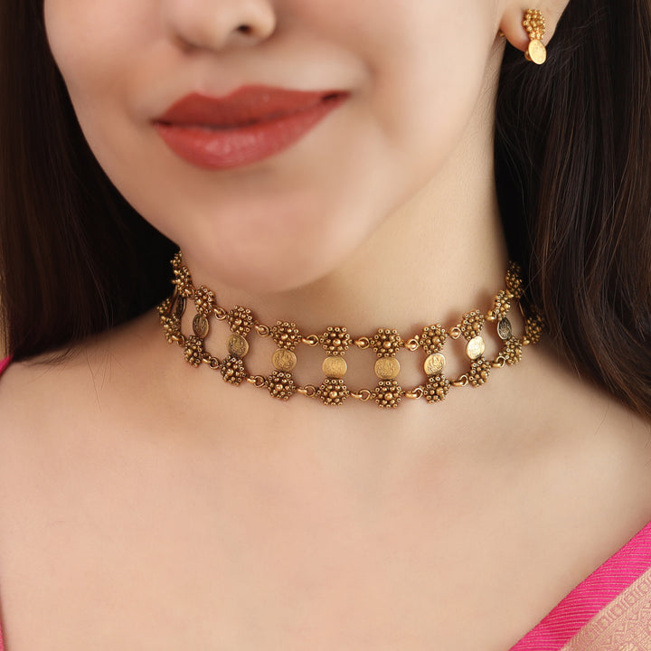 Arshavi 2 Layer Flower Kashi Choker with Earring