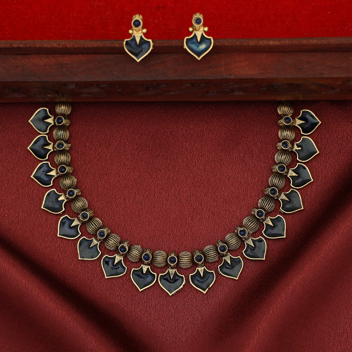 Anasuya Enamel Palakka Short Neckpiece With Earring