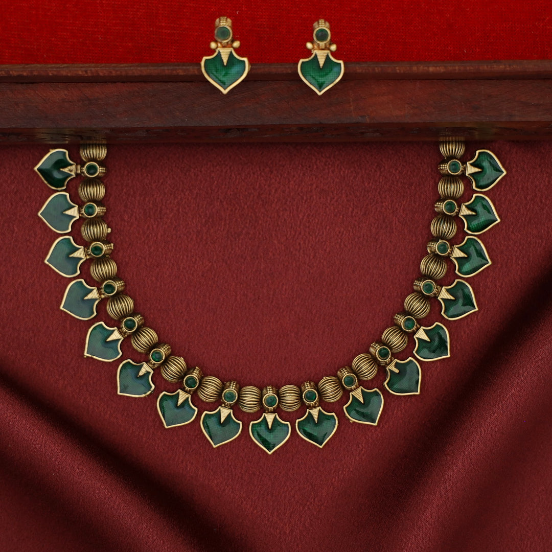 Anasuya Enamel Palakka Short Neckpiece With Earring