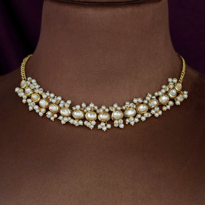 Melorra Kundan Cluster Pearl Short Neckpiece / Choker With Earring