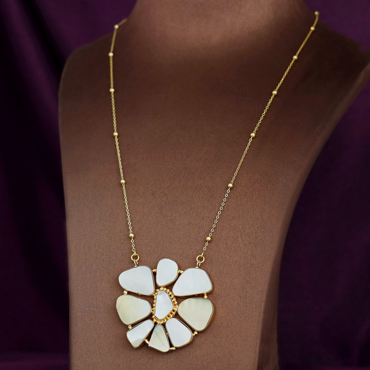 Flower MOP Pendant Long Neckpiece