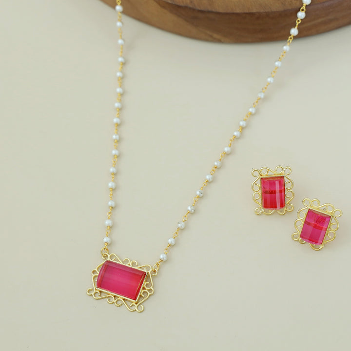 Glossy Rectangle Carly Pearl Neckpiece with Earring
