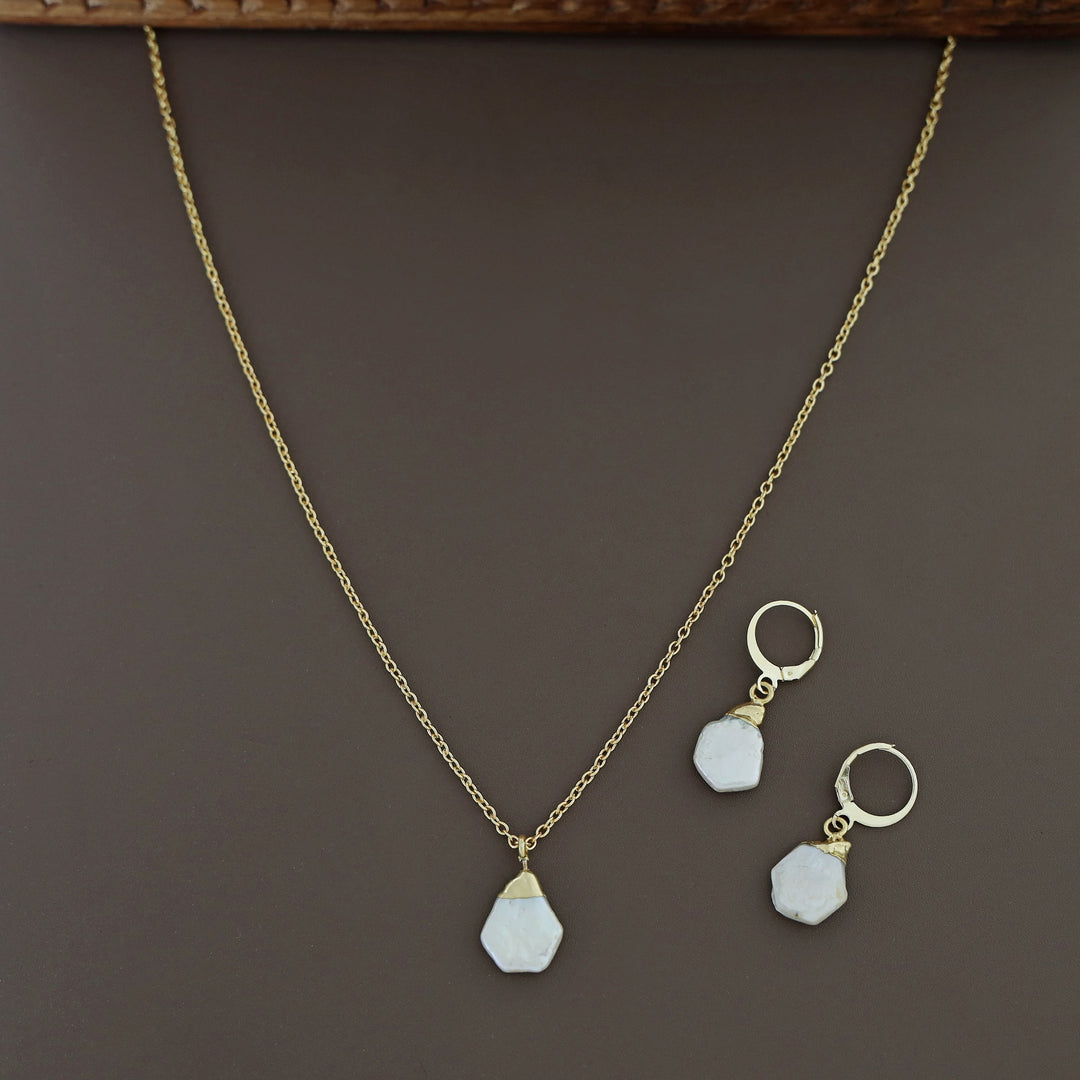 Junie Real Baroque Neckpiece With Hoop Earring