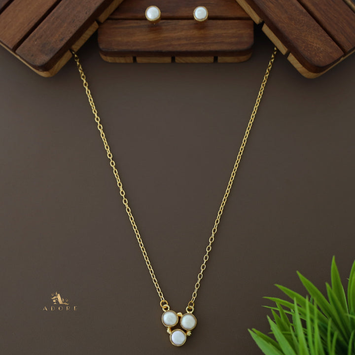 Hafa Tri Pearl Neckpiece With Stud