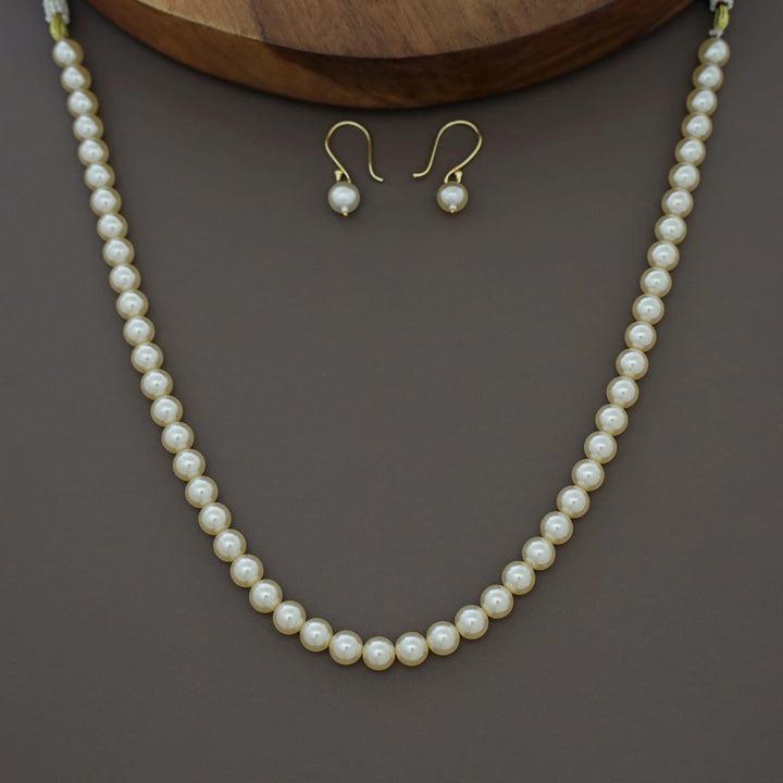 Savannah Pearl Neckpiece With Drop