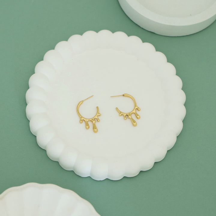 Sia Dripping Golden Hoop