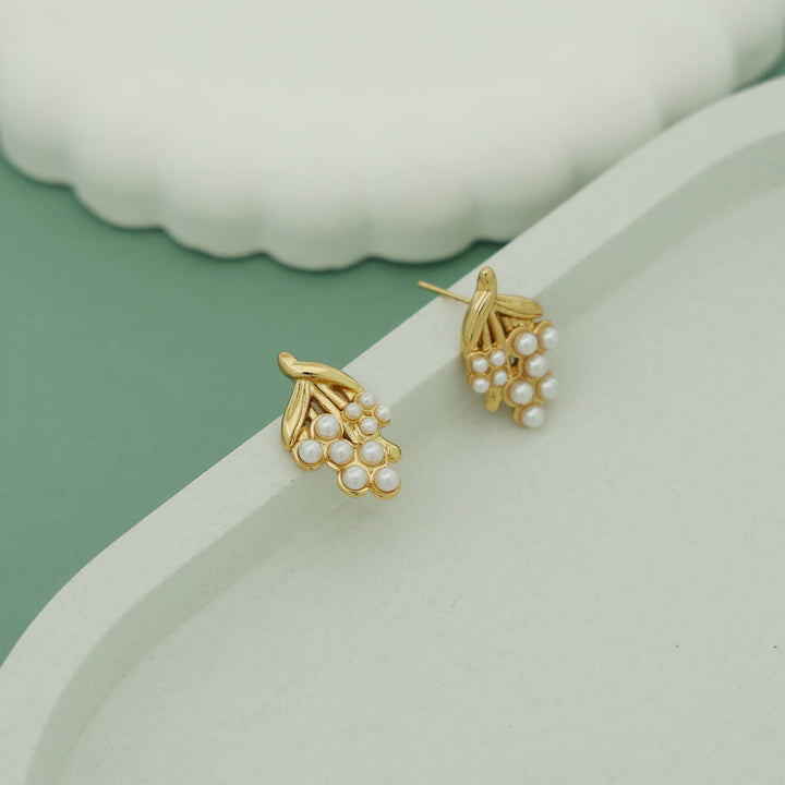 Ellis Golden Pearl Grape Stud