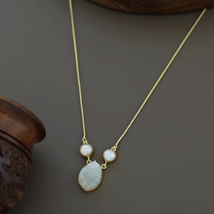 Fresh Water Pearl With Raw Stone Neckpiece