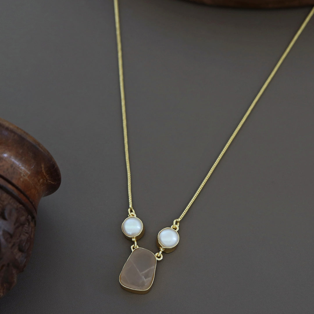 Fresh Water Pearl With Raw Stone Neckpiece