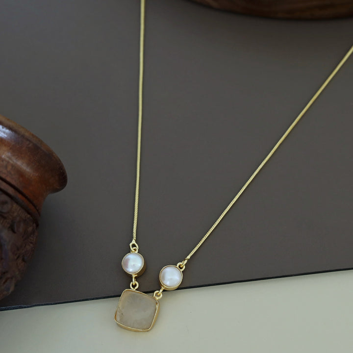 Fresh Water Pearl With Raw Stone Neckpiece
