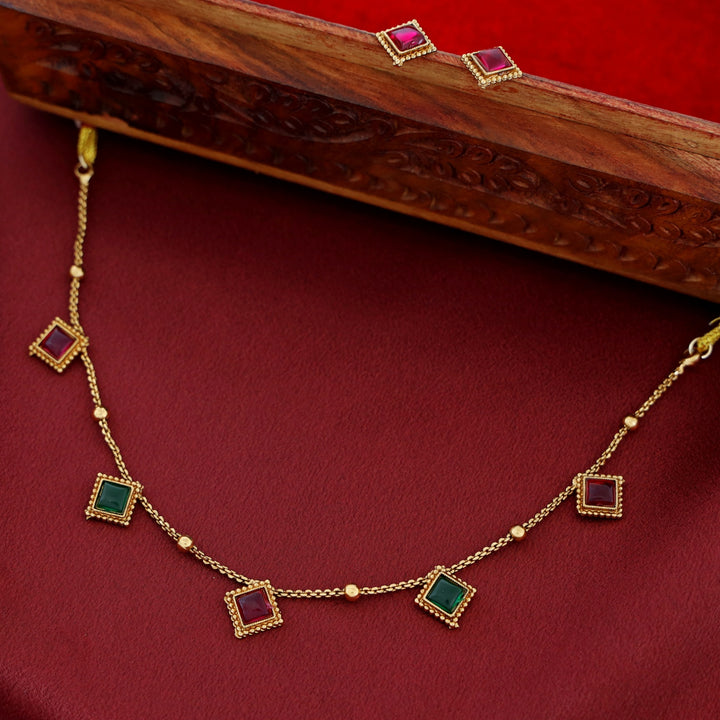 Ashmita Golden Ball Kemp Stone Short Neckpiece With Stud