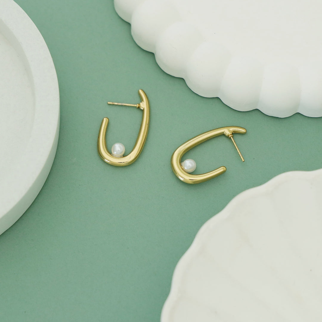 Ruba Pearl Hoop Earring