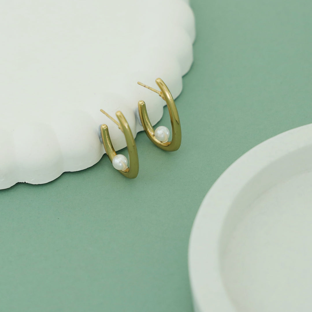 Ruba Pearl Hoop Earring