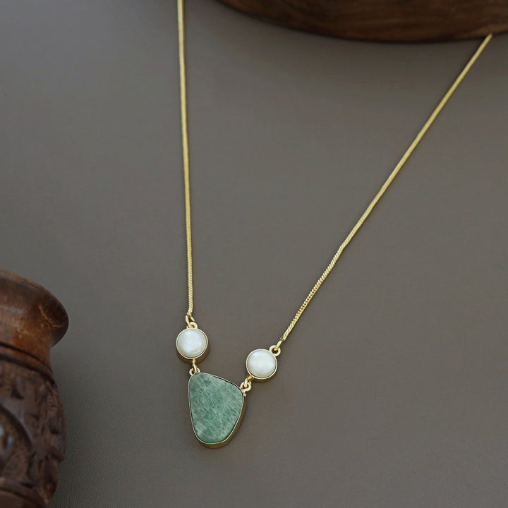 Fresh Water Pearl With Raw Stone Neckpiece