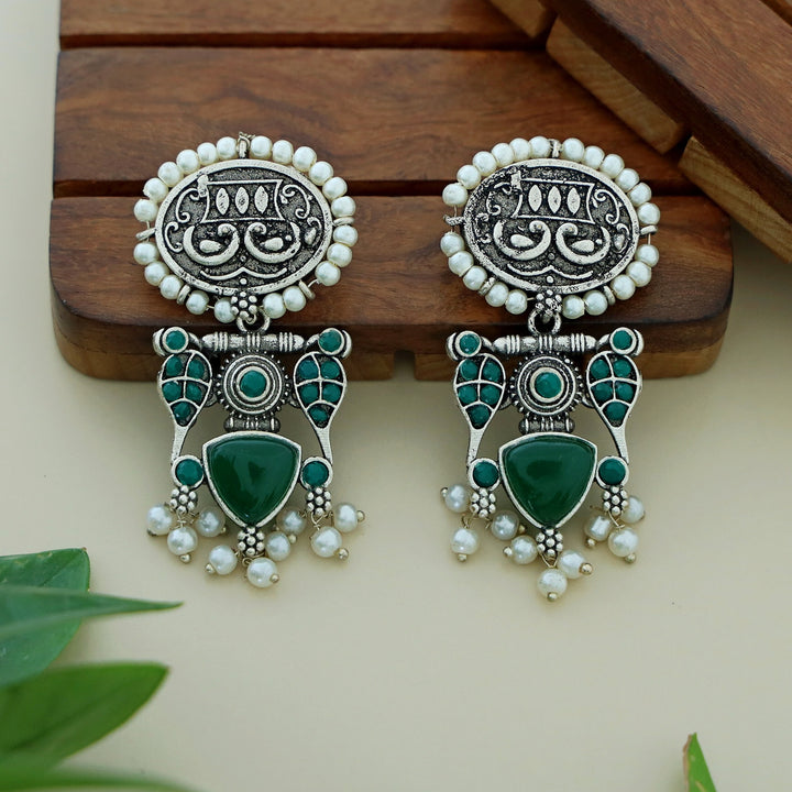 Leila Twin Bird Oval Pearl Earring