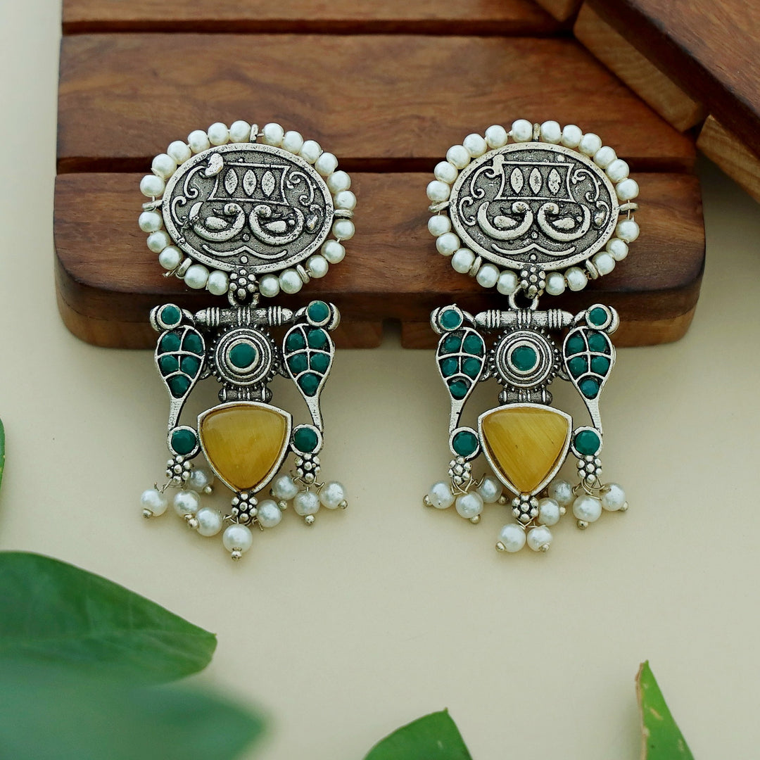 Leila Twin Bird Oval Pearl Earring