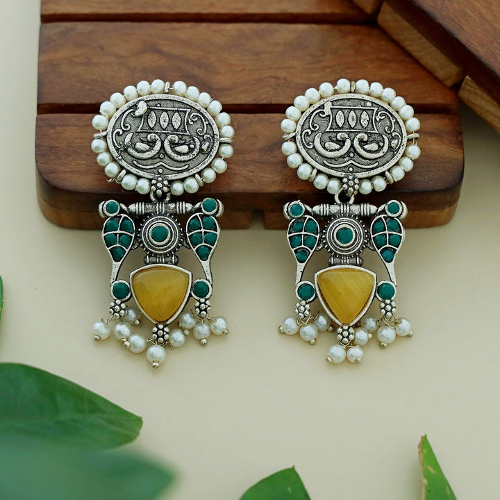 Leila Twin Bird Oval Pearl Earring