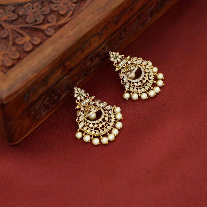 Aratrika AD Stone Pearl Earring