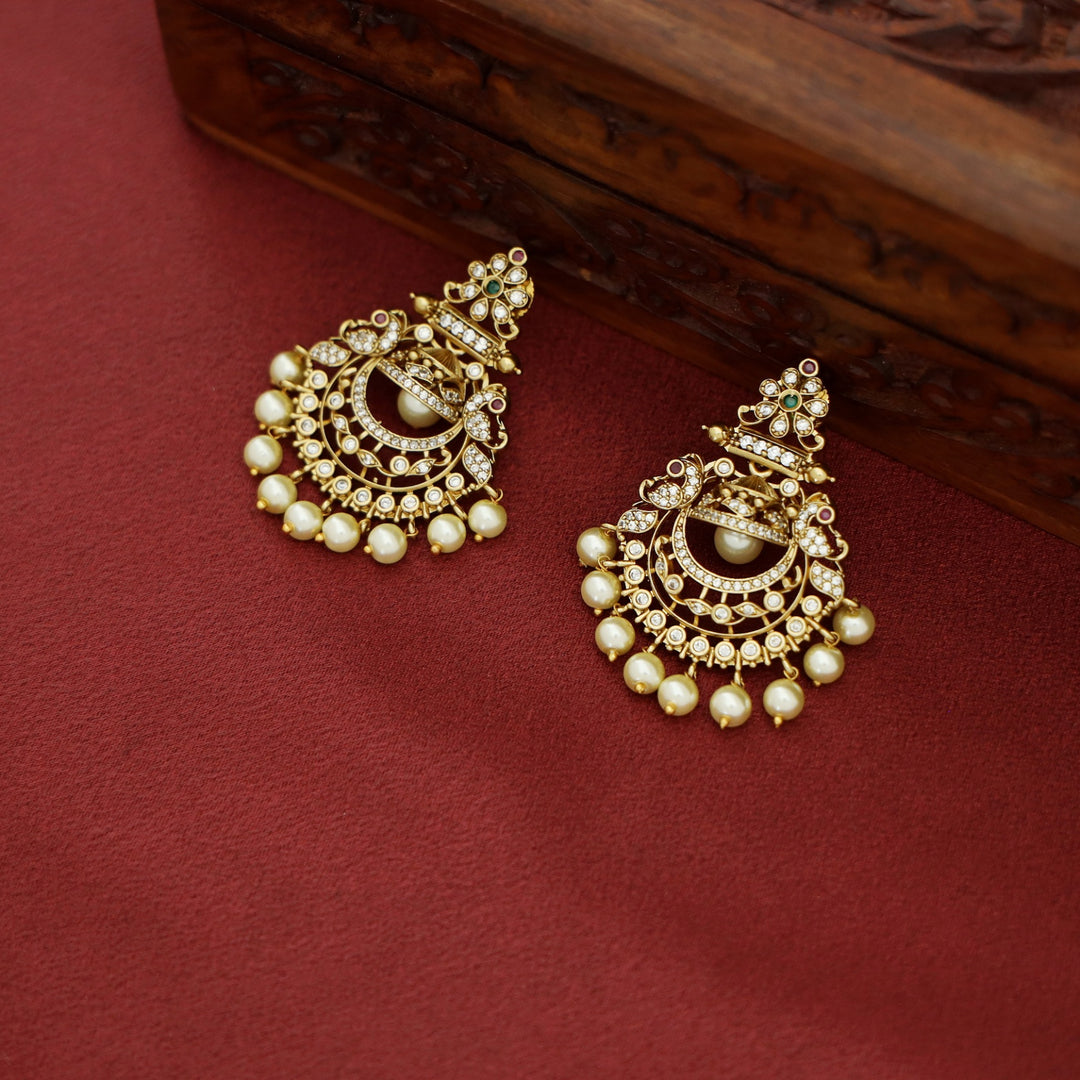 Aratrika AD Stone Pearl Earring