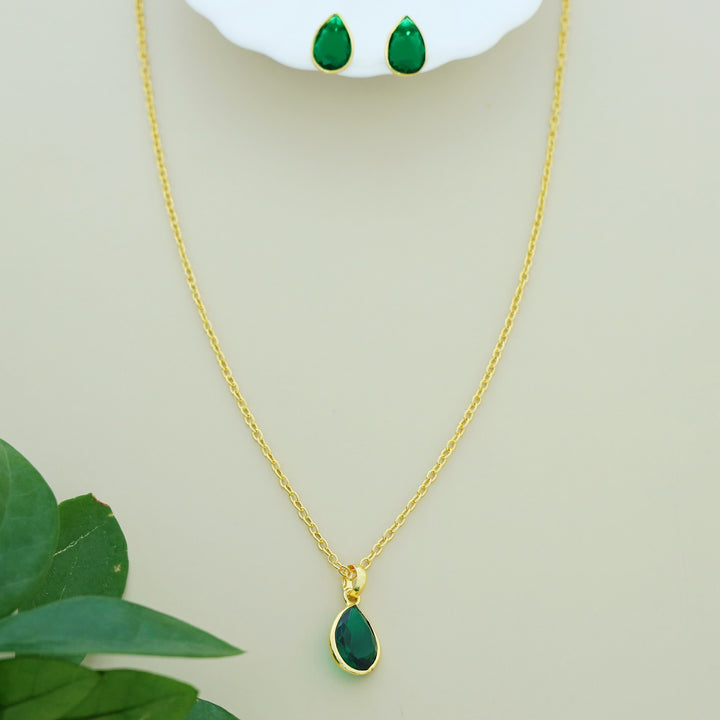 Seira Glossy Drop Neckpiece With Stud
